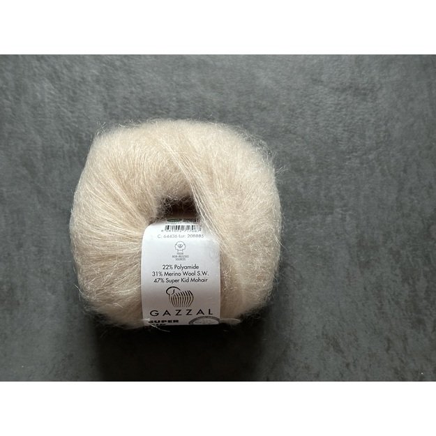 SUPER KID MOHAIR Gazzal- 22% polyamide, 31% superwash Merino fine, 47% super kid mohair, 25gr/ 237m, Nr 64436