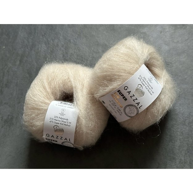 SUPER KID MOHAIR Gazzal- 22% polyamide, 31% superwash Merino fine, 47% super kid mohair, 25gr/ 237m, Nr 64436