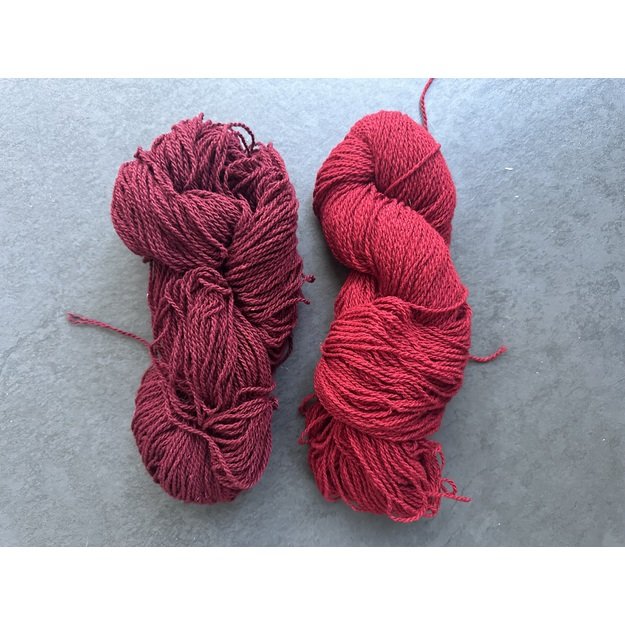 Natūrali 100% avies vilna, 100gr/ 210m, raudona 2