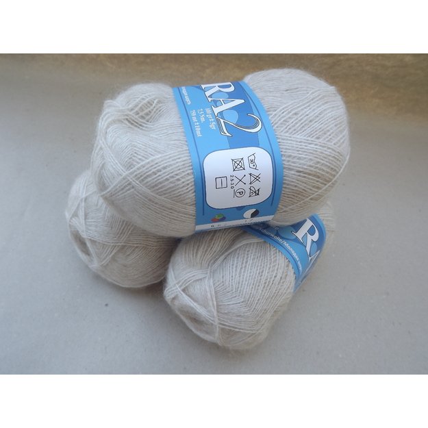 Angora2- 50% Mohair (moheris), 30% Acrylic ( akrilanas), 20% Virgin wool (jauna vilna), 100gr/ 750m, Nr 883