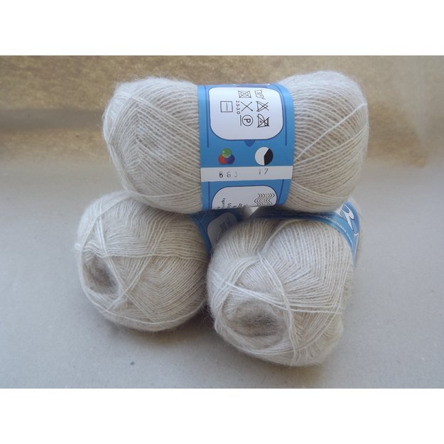 Angora2- 50% Mohair (moheris), 30% Acrylic ( akrilanas), 20% Virgin wool (jauna vilna), 100gr/ 750m, Nr 883