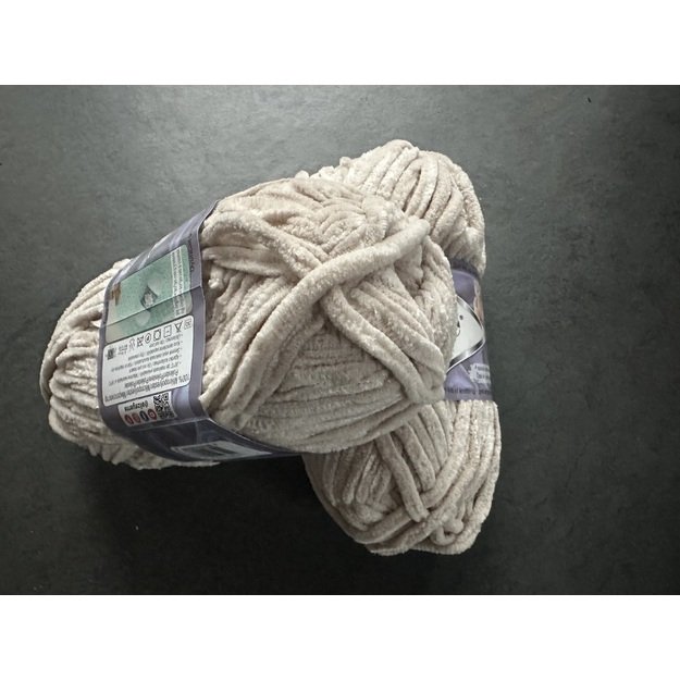 VELLUTO- 100% Micropolyester (mikro poliesteris), 100gr/  68m, Nr 599 2