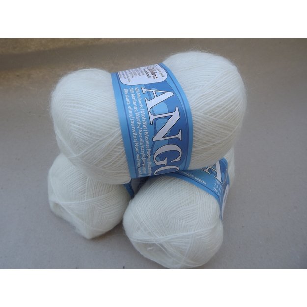 Angora2- 50% Mohair (moheris), 30% Acrylic ( akrilanas), 20% Virgin wool (jauna vilna), 100gr/ 750m, Nr 025