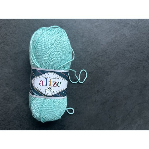 DIVA PLUS Alize- 100% microfiber Acrylic, 100gr/ 220m, Nr 15