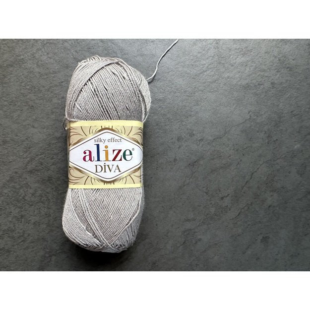 DIVA Alize- 100% microfiber acrylic, 100gr/ 350m, Nr 355