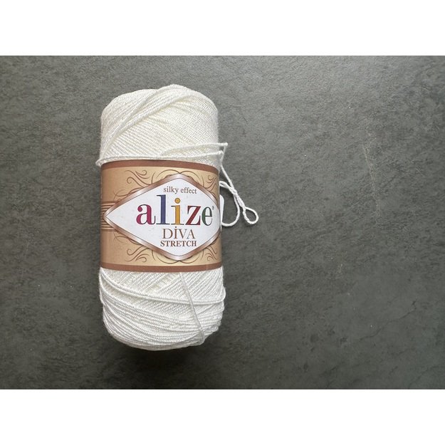 DIVA STRETCH Alize- 92% Microfiber Acrylic , 8% Pbt Elastic 100 gr/ 400m. Nr 450