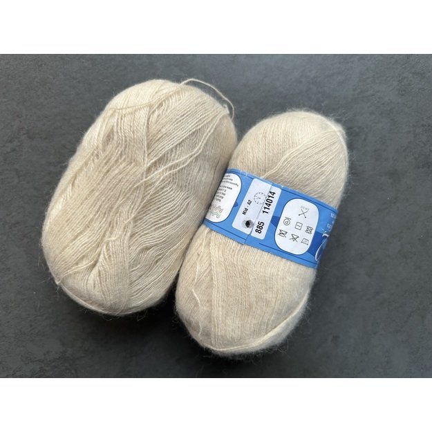 Angora2- 50% Mohair (moheris), 30% Acrylic ( akrilanas), 20% Virgin wool (jauna vilna), 100gr/ 750m, Nr 885