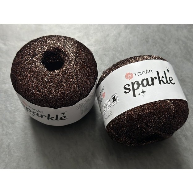 SPARKLE- 60% Metallic polyester, 40% polyamide, 25gr/ 160 m, Nr 1354