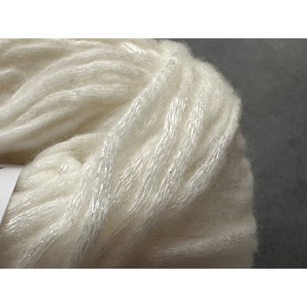 SISLEY- 58% Australijos merino vilna, 42% viskozė, 50 g./ 105 m, Nr 5710 3