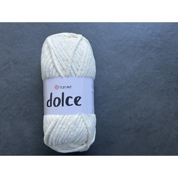 DOLCE- 100% poliesteris. 100 gr/ 120m, Nr 745