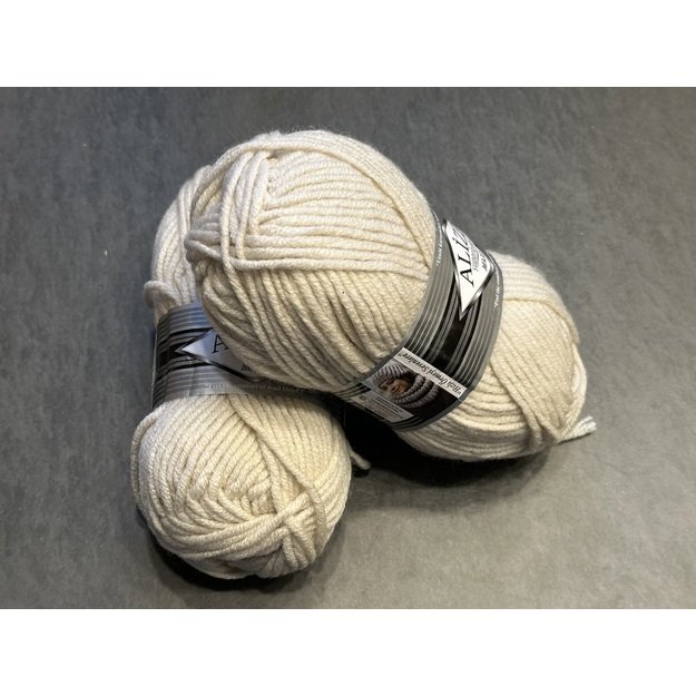 SUPERLANA MAXI Alize- 25% Wool , 75% Acrylic- 100 gr / 100 m, Nr 599