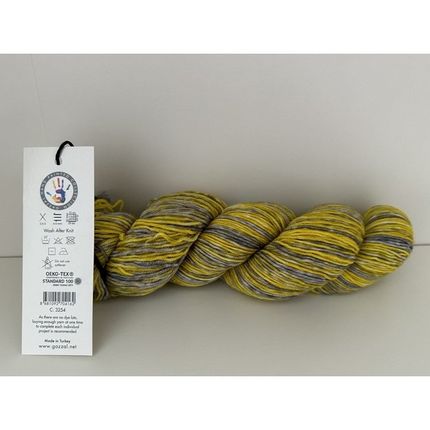 HAPPY FEET Gazzal- 75% Superwash Merino Wool, 25% Polyamide, 100gr/ 330m, Nr 3254