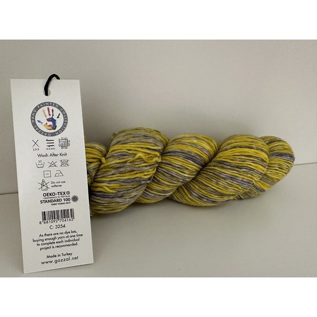 HAPPY FEET Gazzal- 75% Superwash Merino Wool, 25% Polyamide, 100gr/ 330m, Nr 3254