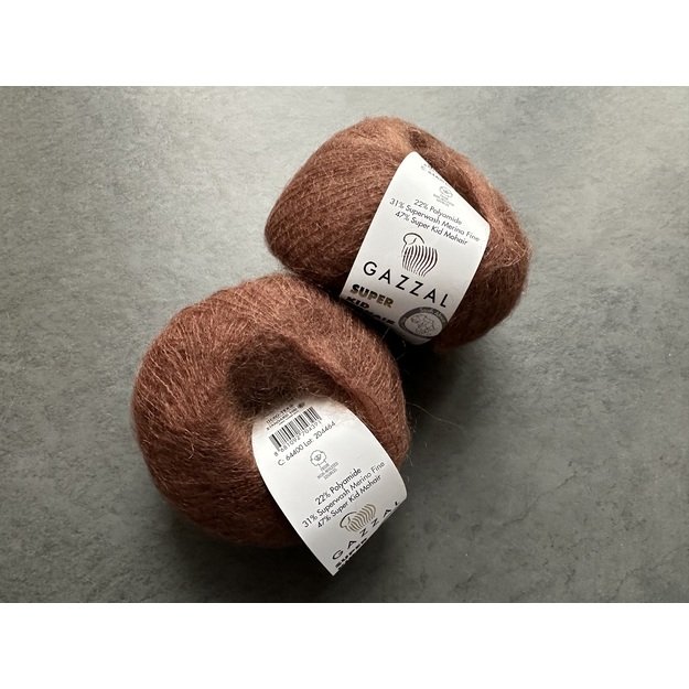 SUPER KID MOHAIR Gazzal- 22% polyamide, 31% superwash Merino fine, 47% super kid mohair, 25gr/ 237m, Nr 64400