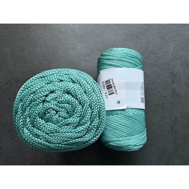 MACRAME XL- 100% poliesteris, 250 gr/ 130m. Nr 172