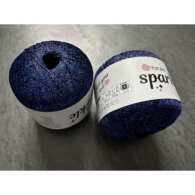 SPARKLE- 60% Metallic polyester, 40% polyamide, 25gr/ 160 m, Nr 1324