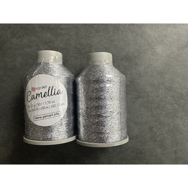 CAMELLIA - 91% polyester, 9%  metallic polyester, 50gr/450 m, Nr 424