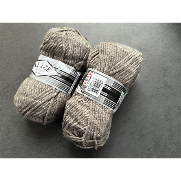 SUPERLANA MAXI Alize- 25% Wool , 75% Acrylic- 100 gr / 100 m, Nr 283