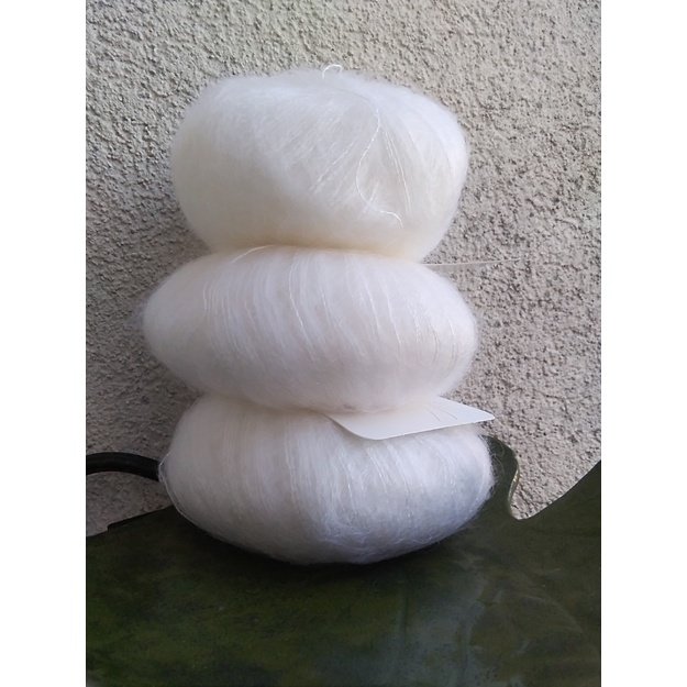 SILKID EXTRA - 72% Kid Mohair, 28% Silk, 25 gr/ 210m, Nr 01