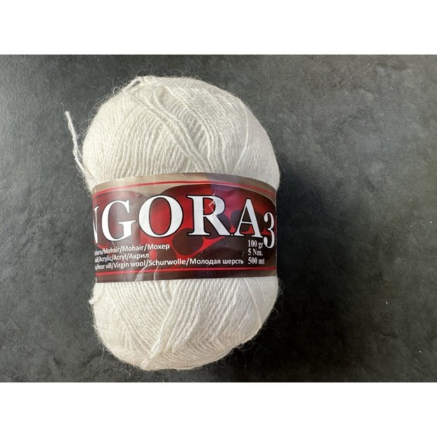 Angora3- 50% Mohair (moheris), 30% Acrylic ( akrilanas), 20% Virgin wool (jauna vilna), 100gr/ 500m, Nr 010