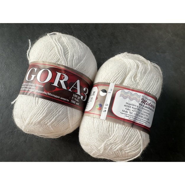Angora3- 50% Mohair (moheris), 30% Acrylic ( akrilanas), 20% Virgin wool (jauna vilna), 100gr/ 500m, Nr 010