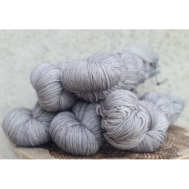 WOOL STAR Gazzal- 100% Superwash Merino Fine Wool, 100 gr/ 350m, Nr 3800