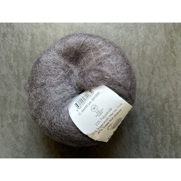 SUPER KID MOHAIR Gazzal- 22% polyamide, 31% superwash Merino fine, 47% super kid mohair, 25gr/ 237m, Nr 64432