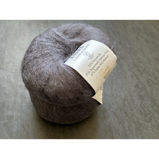 SUPER KID MOHAIR Gazzal- 22% polyamide, 31% superwash Merino fine, 47% super kid mohair, 25gr/ 237m, Nr 64432