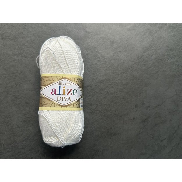 DIVA Alize- 100% microfiber acrylic, 100gr/ 350m, Nr 450