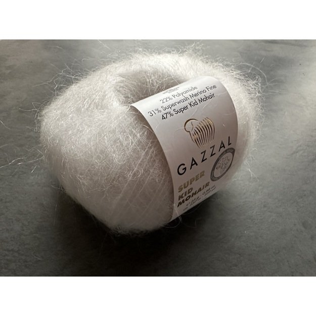 SUPER KID MOHAIR Gazzal- 22% polyamide, 31% superwash Merino fine, 47% super kid mohair, 25gr/ 237m, Nr 64439