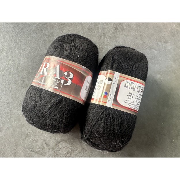 Angora3- 50% Mohair (moheris), 30% Acrylic ( akrilanas), 20% Virgin wool (jauna vilna), 100gr/ 500m, Nr 940