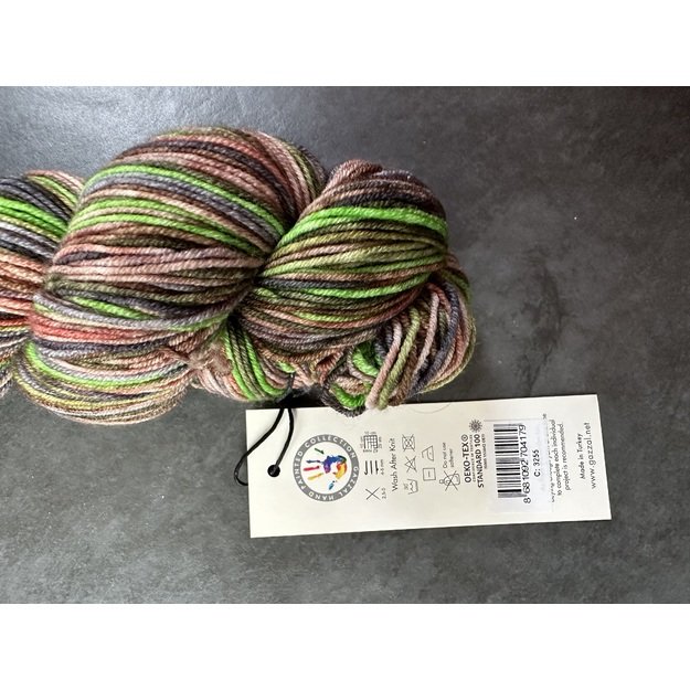 HAPPY FEET Gazzal- 75% Superwash Merino Wool, 25% Polyamide, 100gr/ 330m, Nr 3255