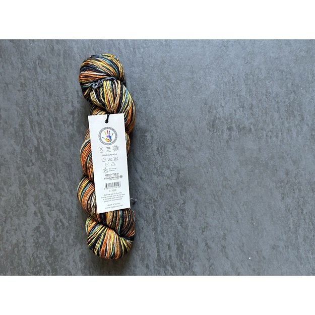 HAPPY FEET Gazzal- 75% Superwash Merino Wool, 25% Polyamide, 100gr/ 330m, Nr 3252